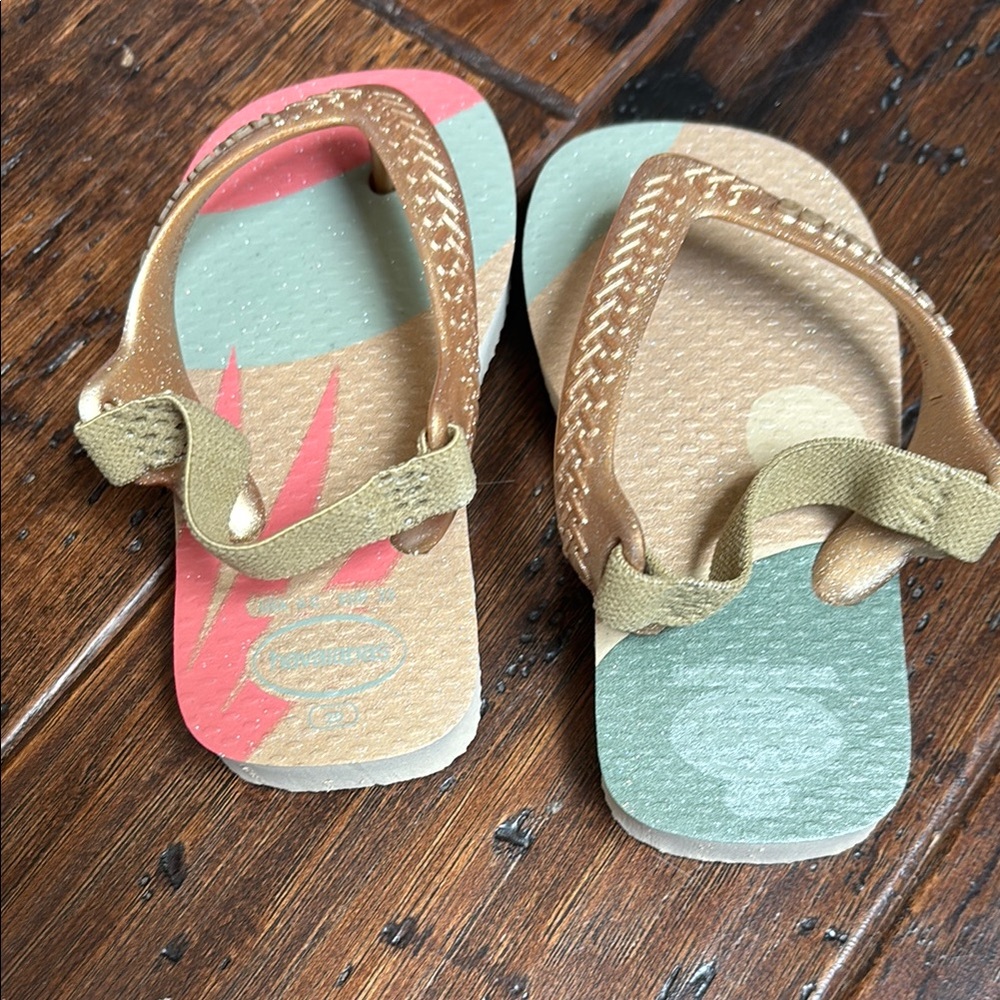 Havaianas Tan and Green Flip Flops Casual Sandals